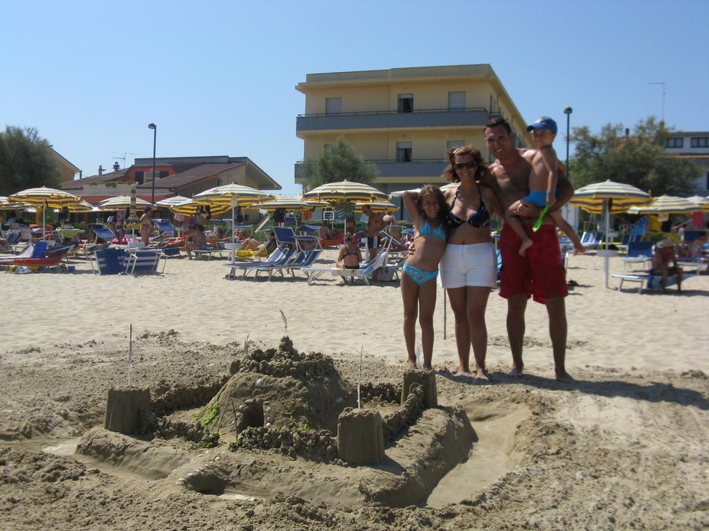 Al Villino Del Sole Bed and Breakfast Fano Exteriör bild