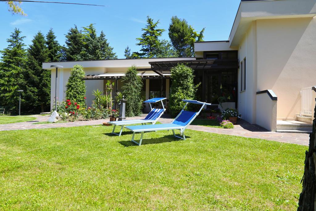 Al Villino Del Sole Bed and Breakfast Fano Exteriör bild