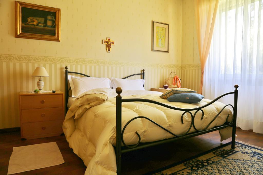 Al Villino Del Sole Bed and Breakfast Fano Exteriör bild