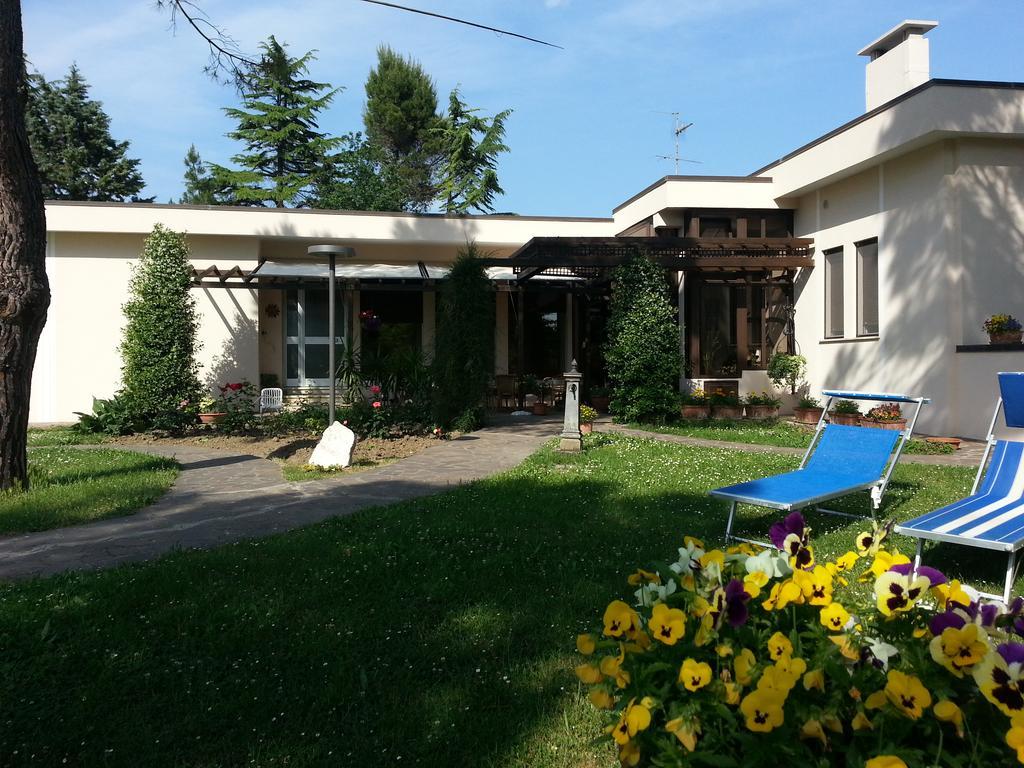 Al Villino Del Sole Bed and Breakfast Fano Exteriör bild