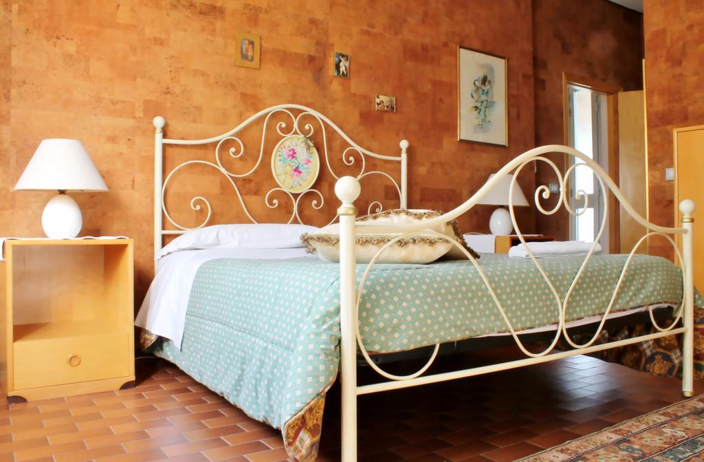 Al Villino Del Sole Bed and Breakfast Fano Exteriör bild