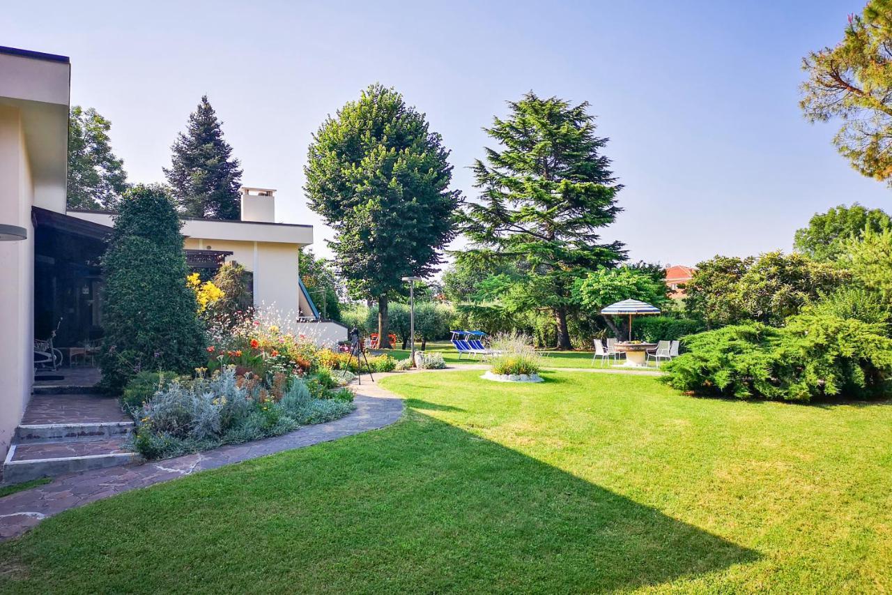 Al Villino Del Sole Bed and Breakfast Fano Exteriör bild